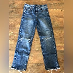 AE Women’s Slim Straight jeans Size 8